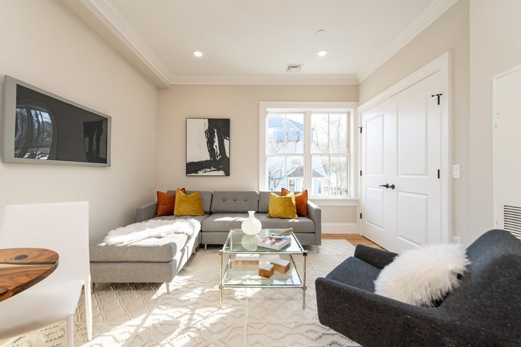 106 Forest Hills St, Jamaica Plain