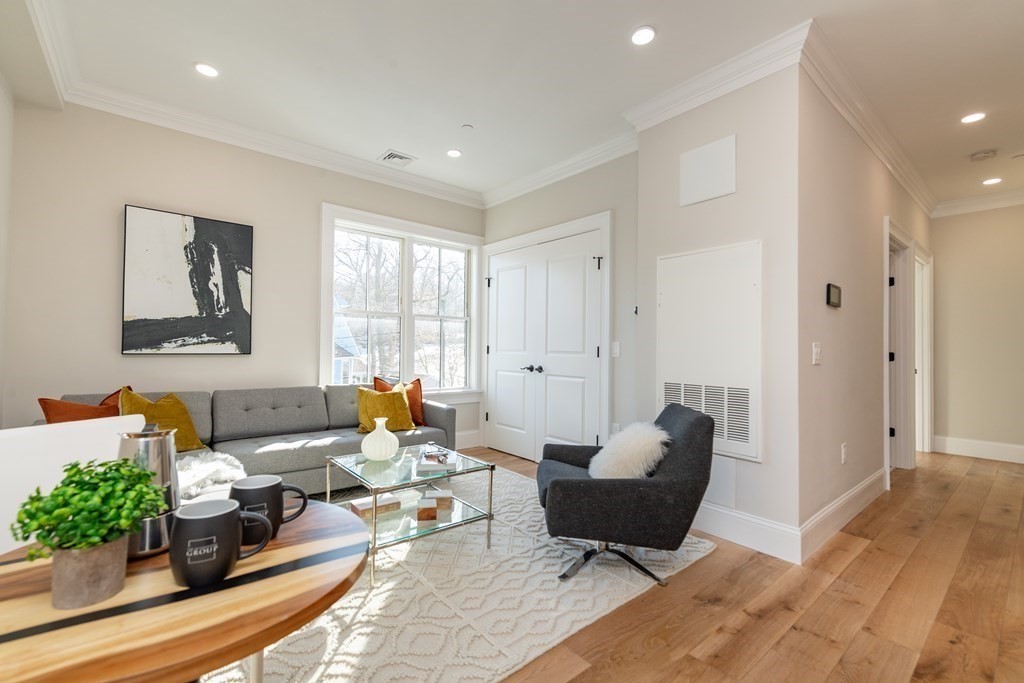 106 Forest Hills St, Jamaica Plain