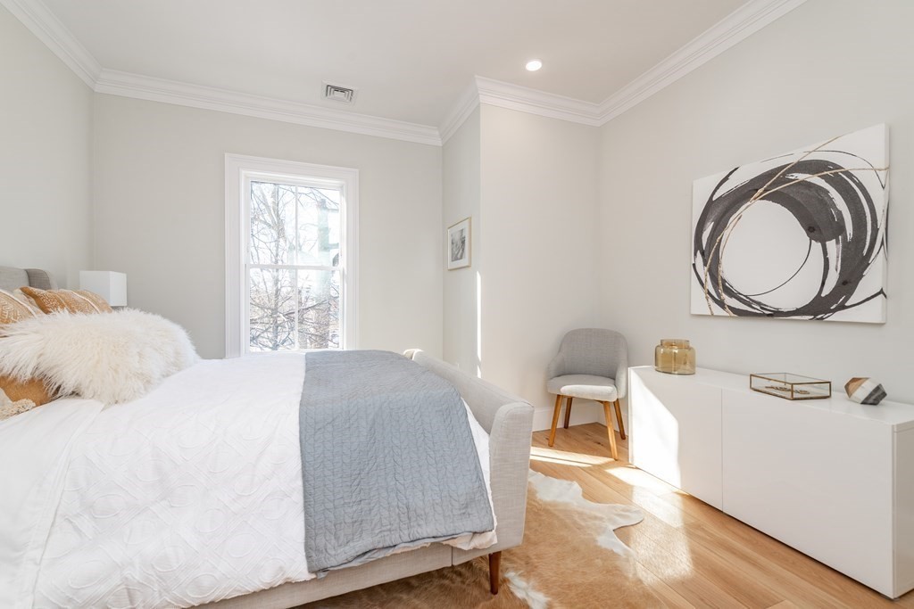 106 Forest Hills St, Jamaica Plain