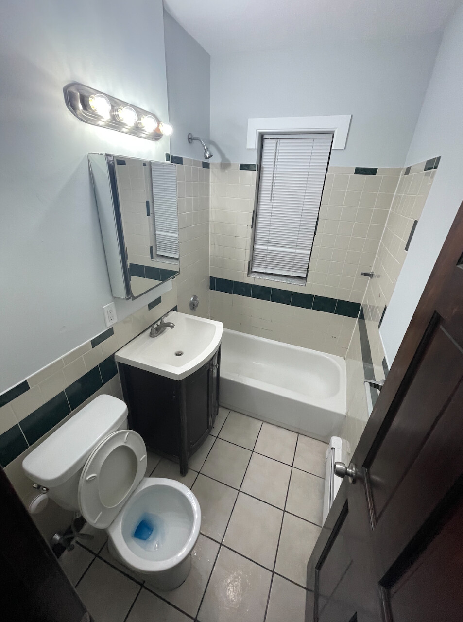 435 Walnut Ave, Roxbury