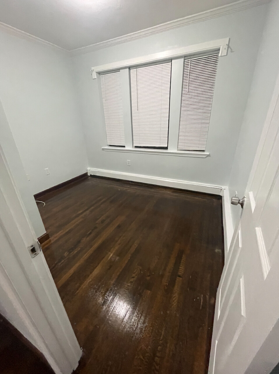 435 Walnut Ave, Roxbury