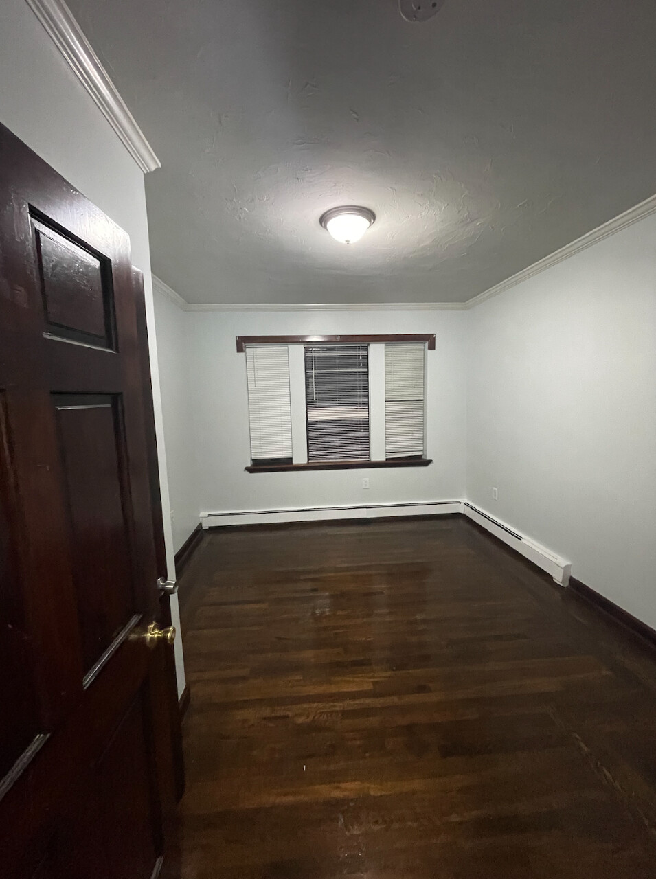 435 Walnut Ave, Roxbury