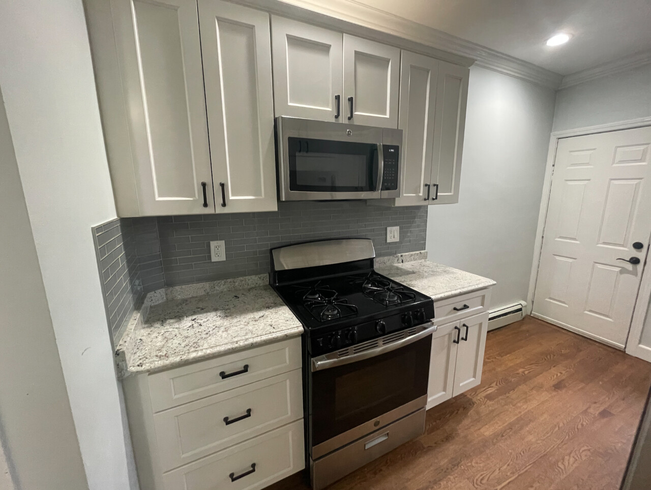 435 Walnut Ave, Roxbury