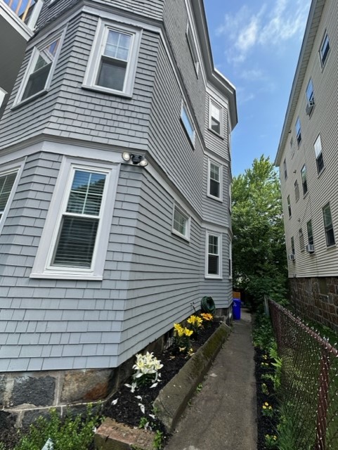 44 Iffley Rd, Jamaica Plain