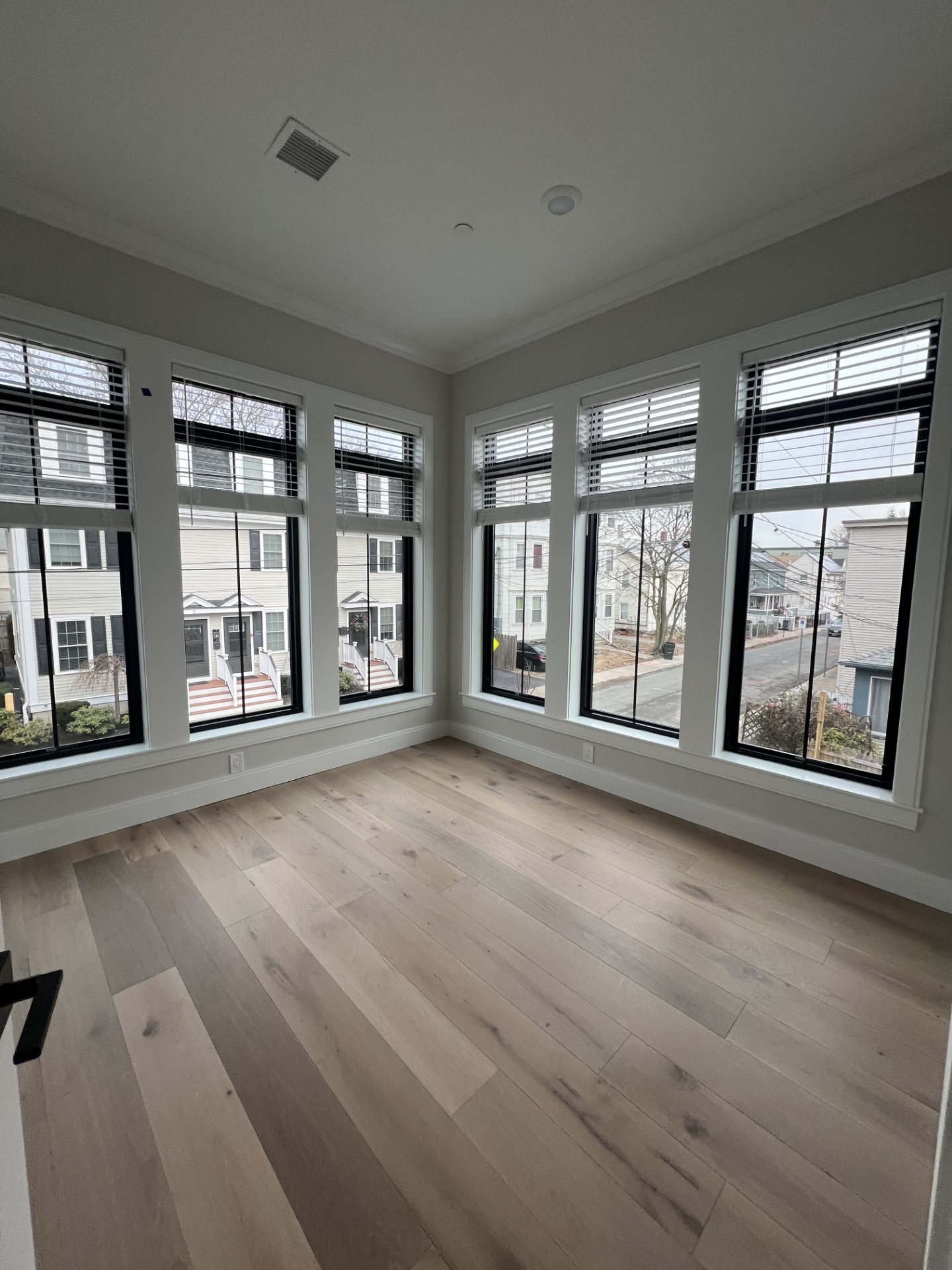Photos of apartment on Everett St.,Boston MA 02134