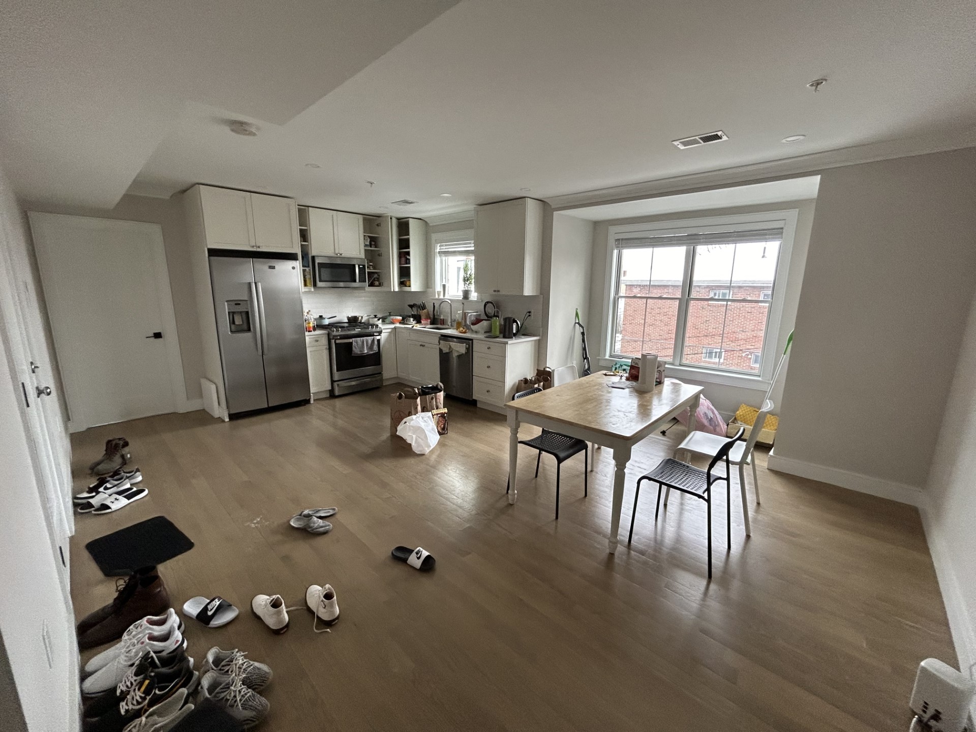 Photos of apartment on Everett St.,Boston MA 02134