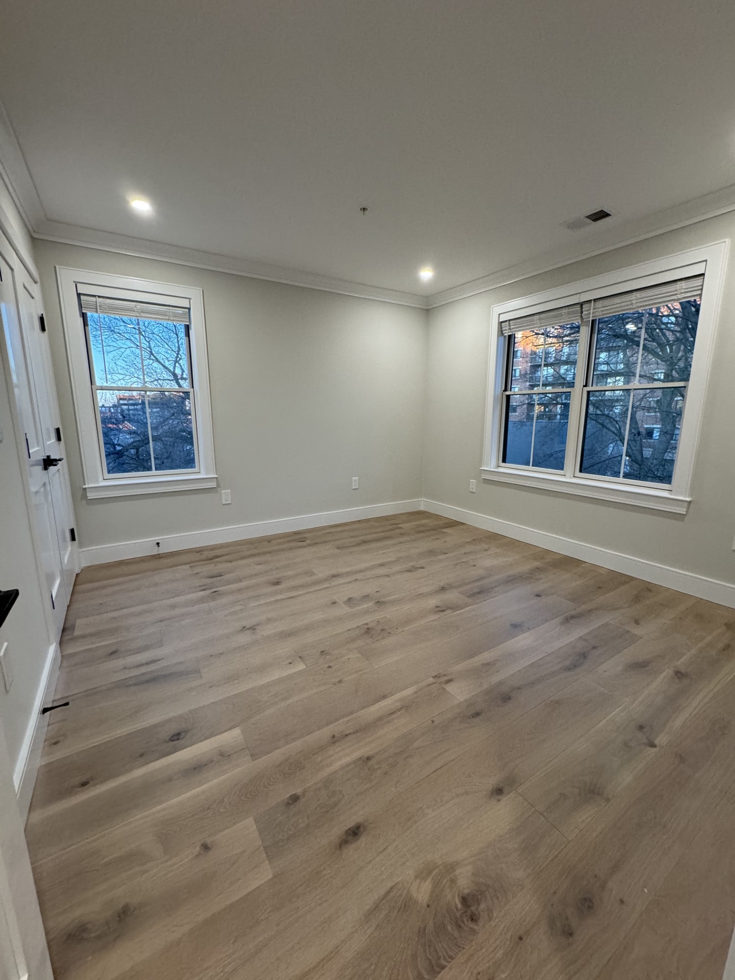 9 Everett Sq, Allston