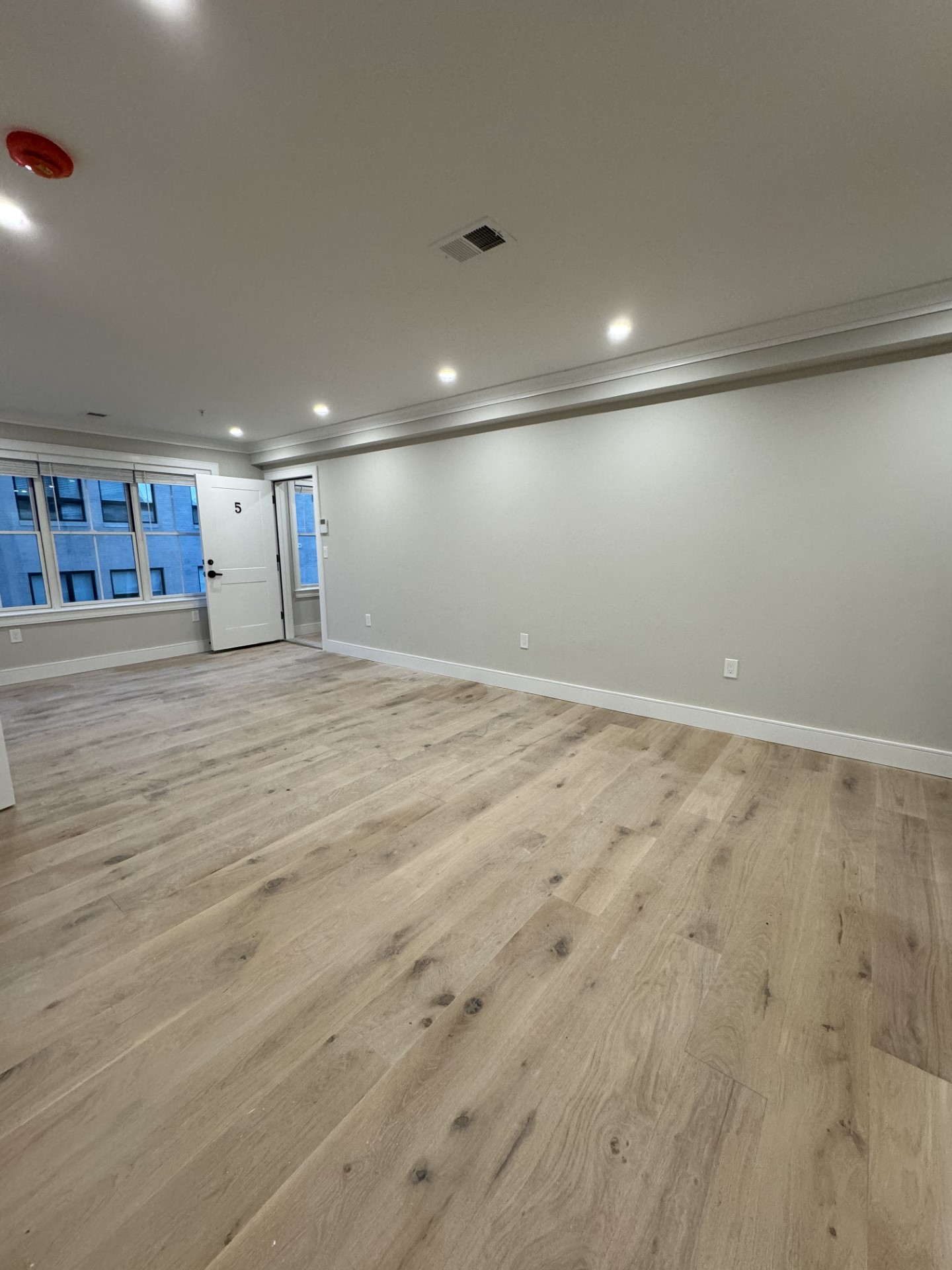 9 Everett Sq, Allston