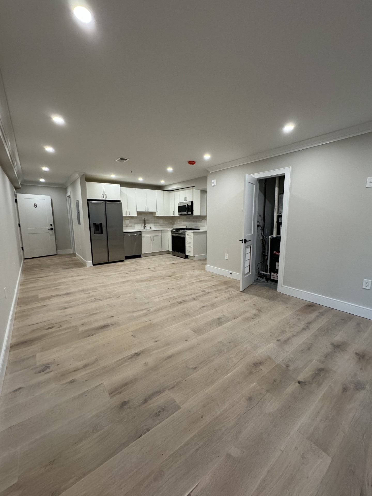 9 Everett Sq, Allston