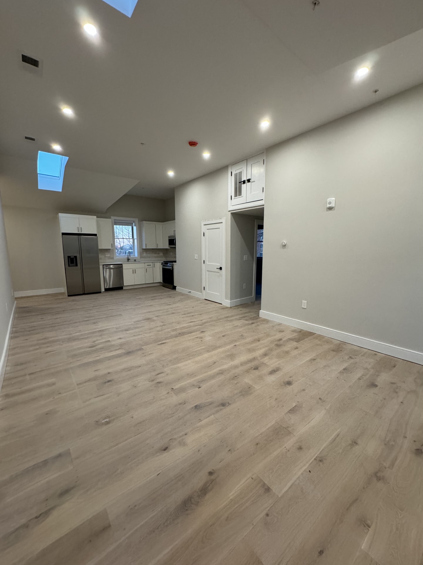 9 Everett Sq, Allston