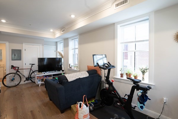 191 Porter St, East Boston