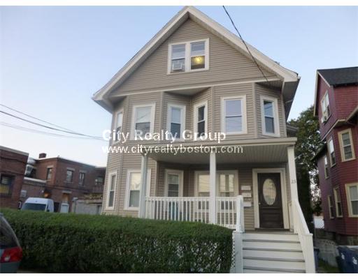 3.5 bed, 1 bath apartment for rent at 23 Hastings St Unit 2, West Roxbury — photo 2 of 12
