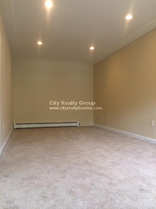 2591 Washington St, Roxbury