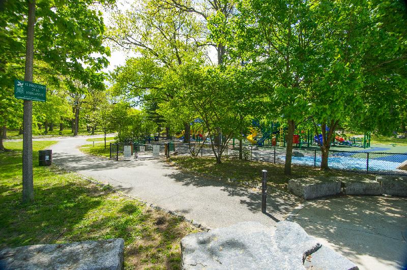 435 Walnut Ave, Roxbury