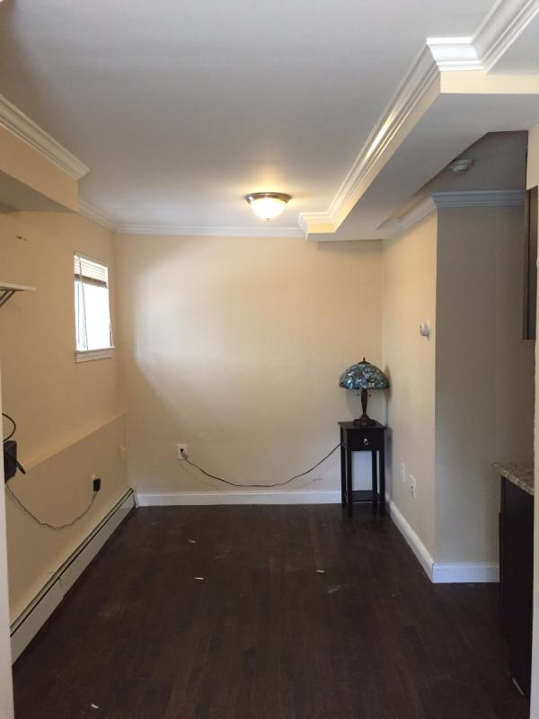 435 Walnut Ave, Roxbury