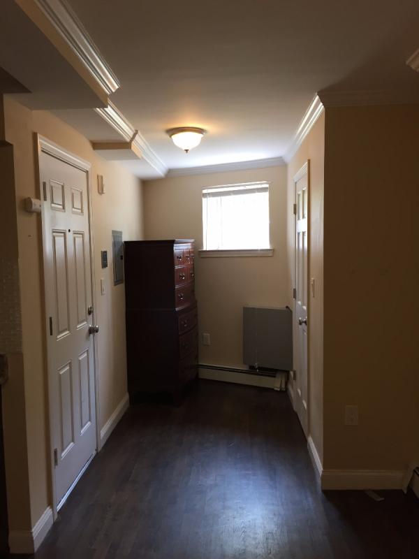 435 Walnut Ave, Roxbury