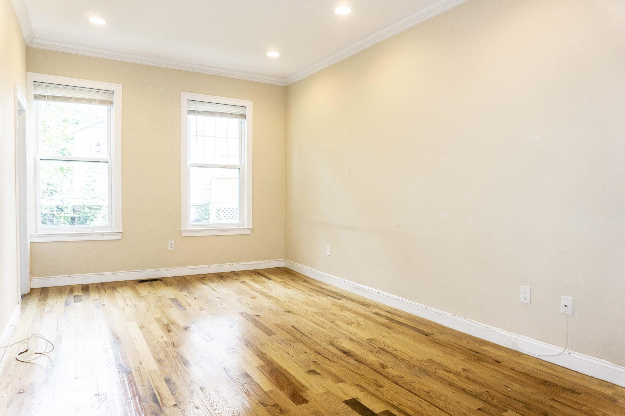 52 Townsend St, Roxbury