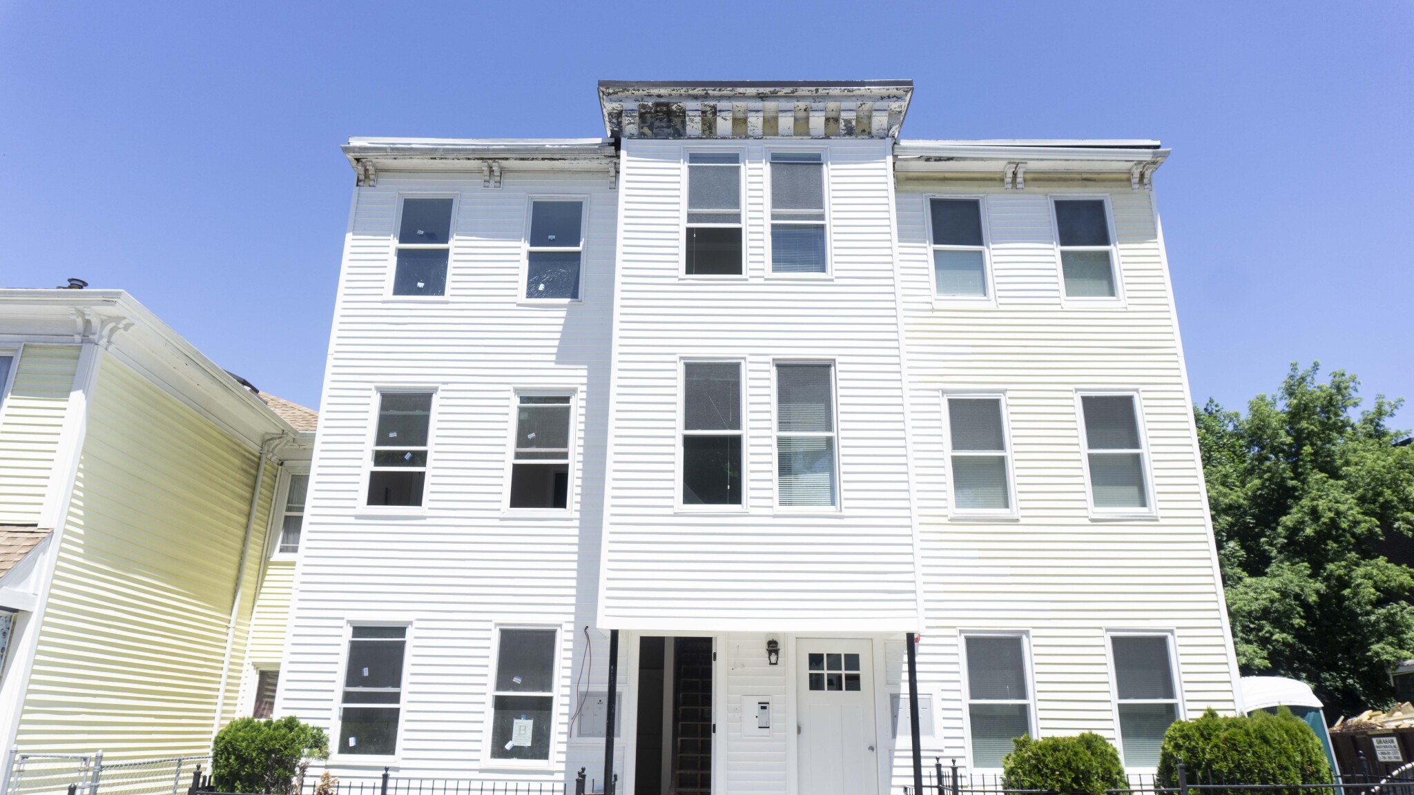 39 Walnut Park, Roxbury