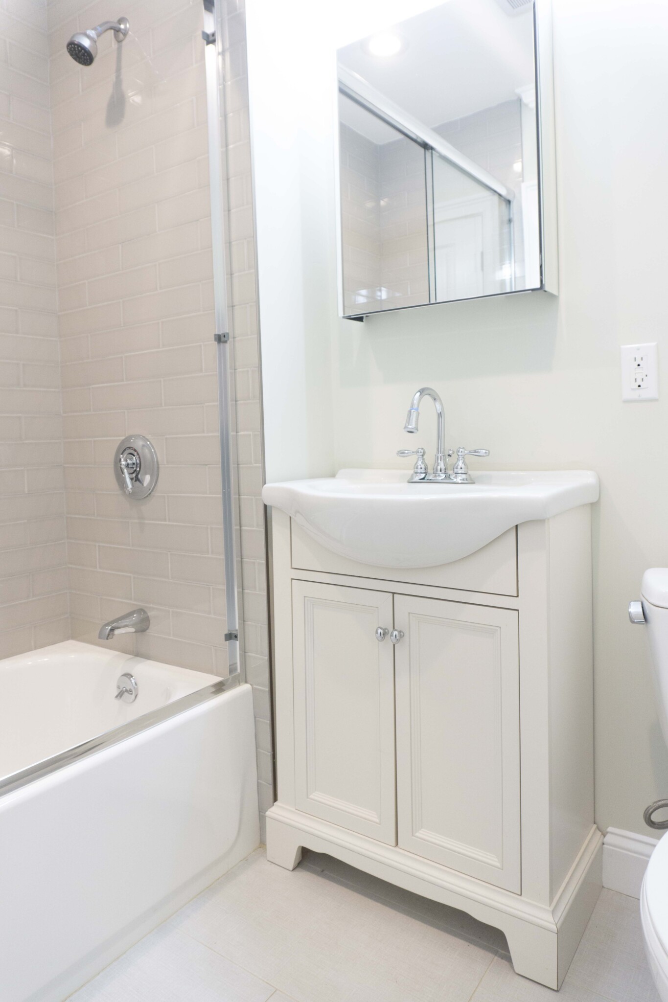 39 Walnut Park, Roxbury