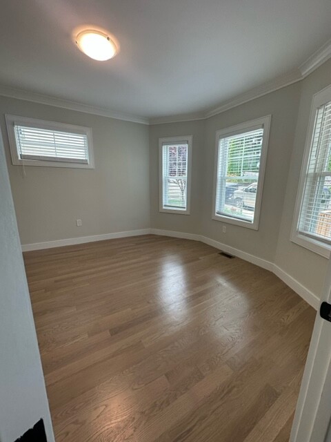 44 Iffley Rd, Jamaica Plain