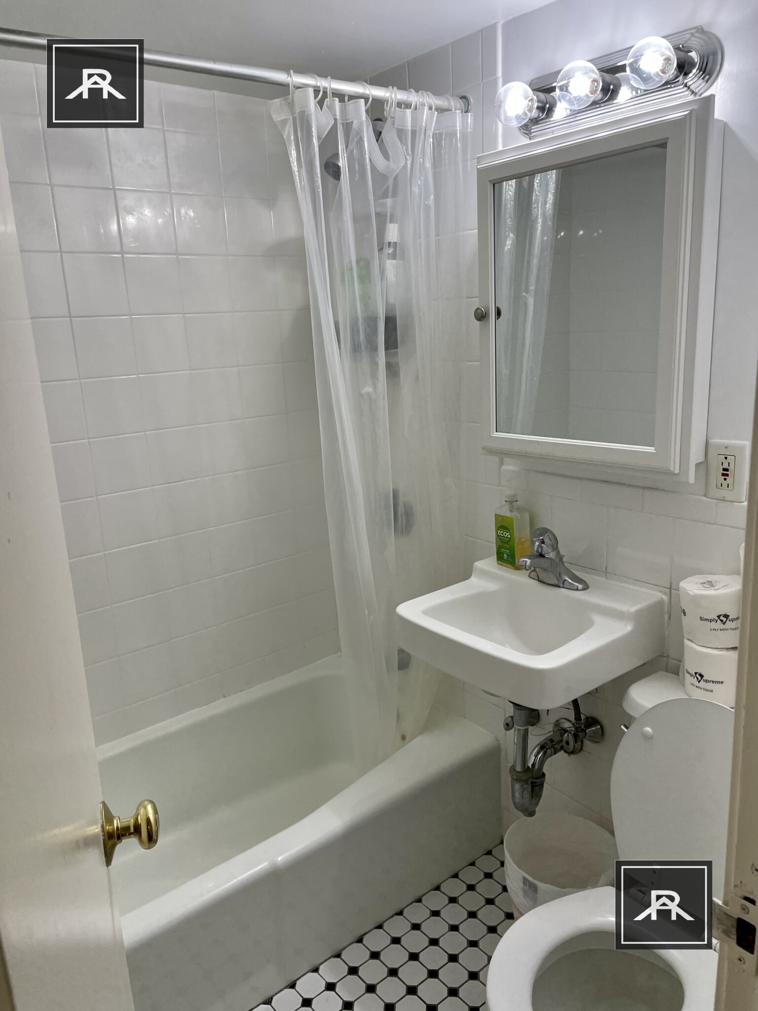 https://ygl-photos.s3.us-west-004.backblazeb2.com/66W68450c05dc307.jpg