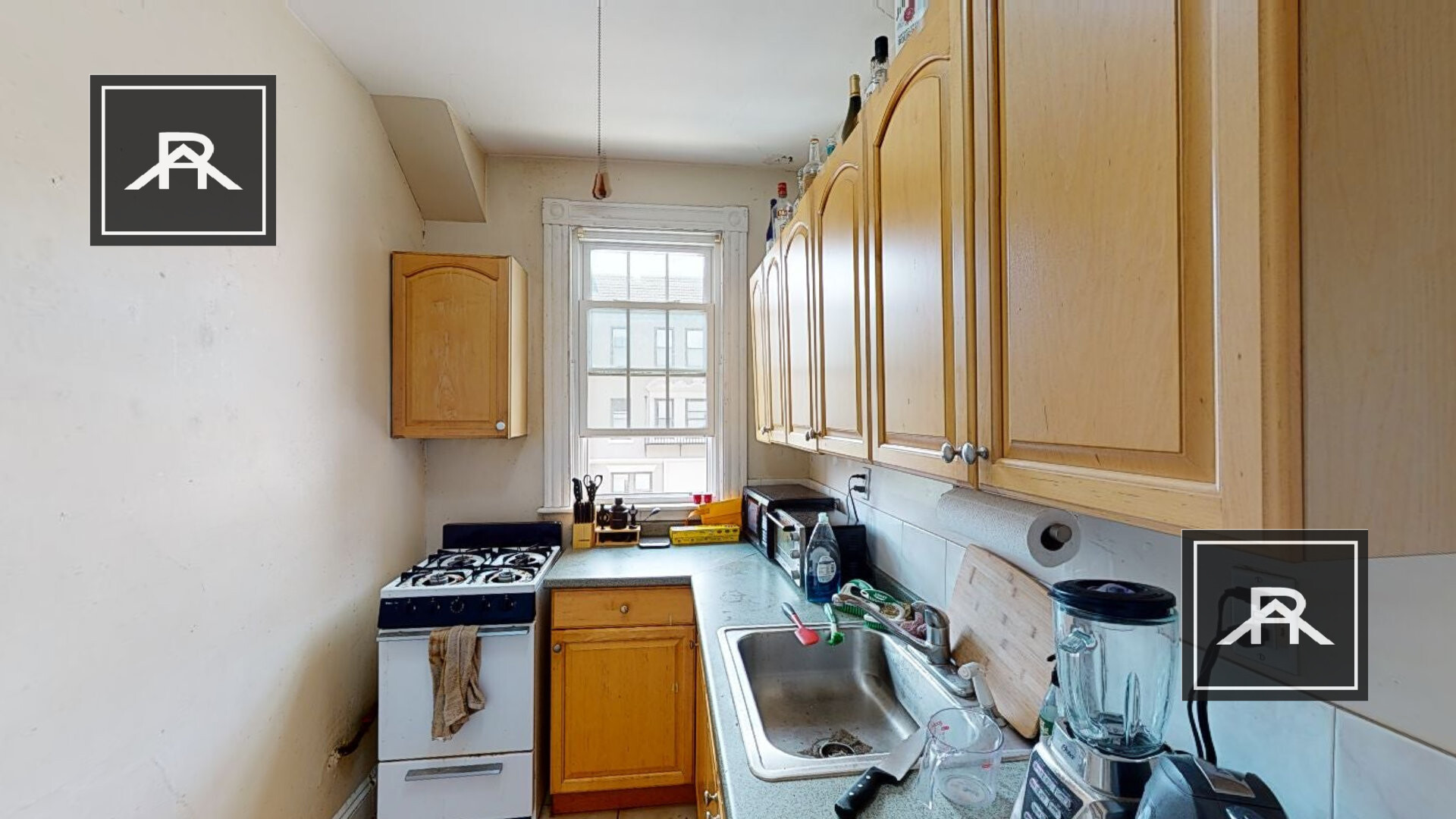 13 Glenville Ave. - 3,195USD / month