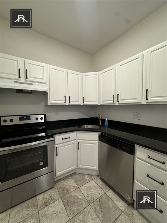 1084 Commonwealth Ave. - 2,600USD / month