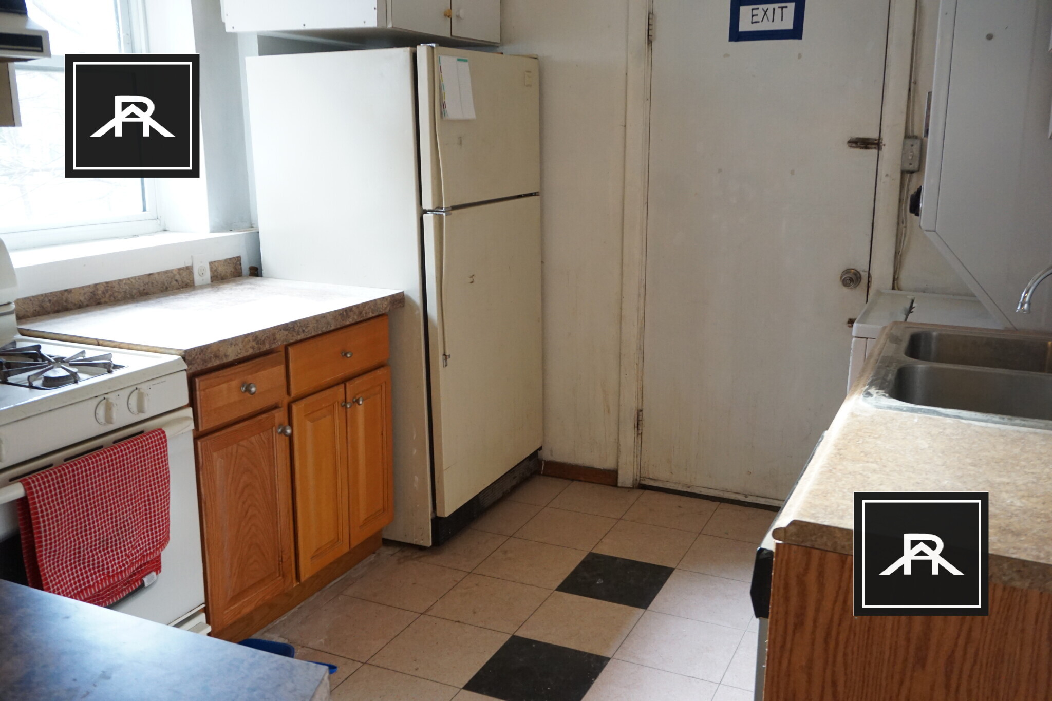 48 Parkvale Ave. - 4,300USD / month