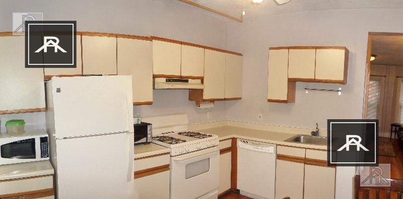 33A Harvard St., Brookline, MA - 2,600 USD/ month