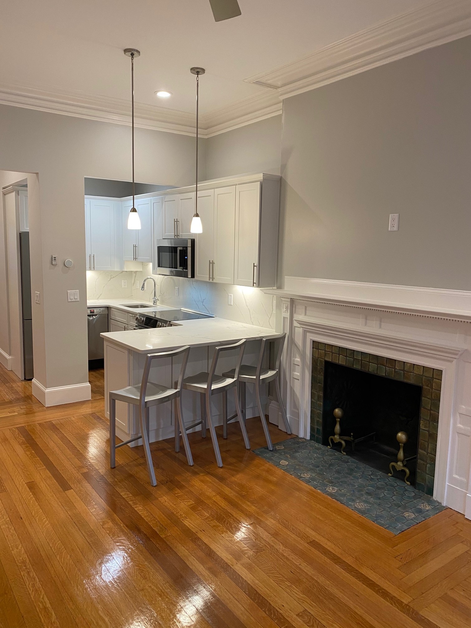 3 bed, 3 bath apartment for rent at 451 Beacon St Unit 1, Back Bay — photo 2 of 30
