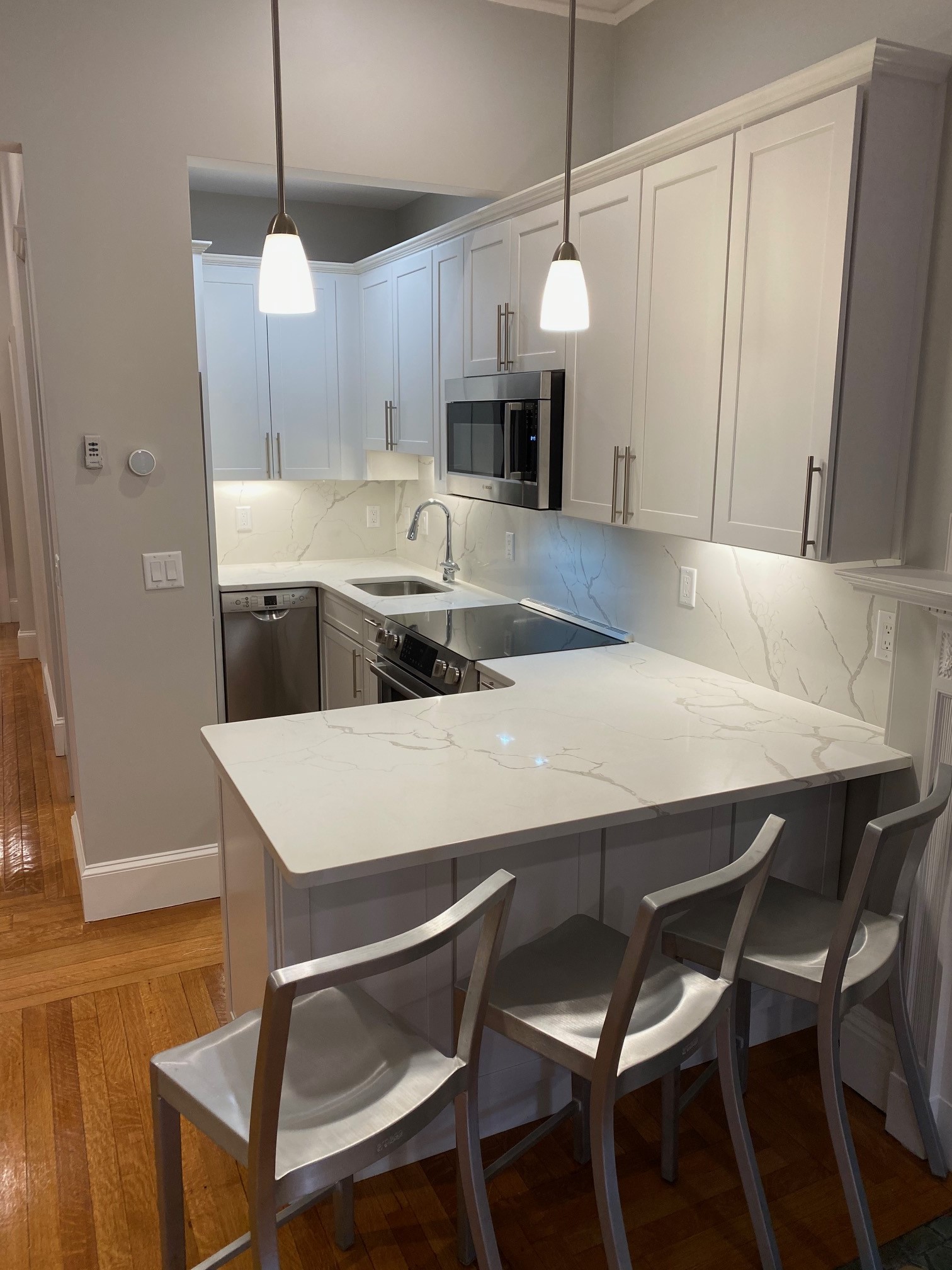 3 bed, 3 bath apartment for rent at 451 Beacon St Unit 1, Back Bay — photo 3 of 30