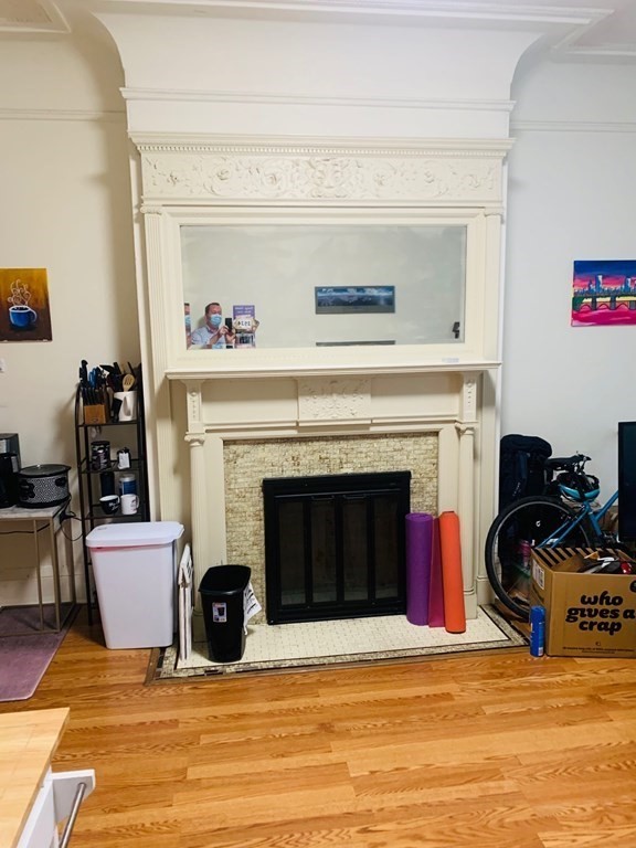 27 Bay State Rd, Fenway