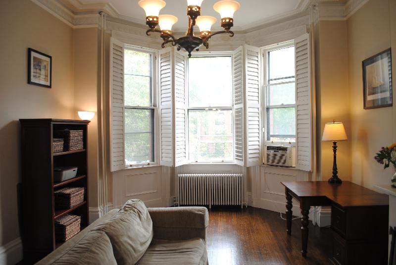 Studio bed, 1 bath apartment for rent at 123 Marlborough St Unit 3, Back Bay — photo 1 of 8