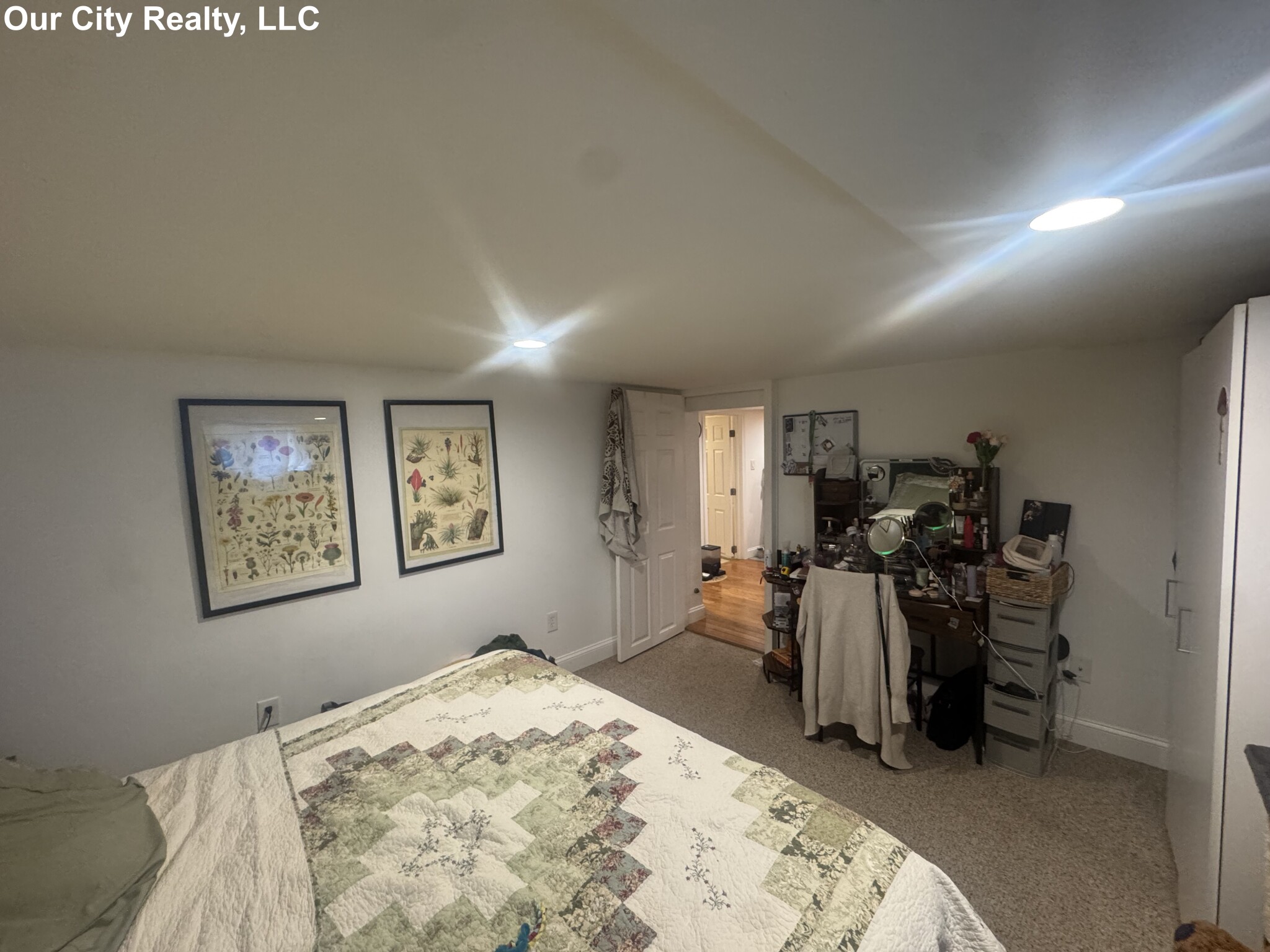 https://ygl-photos.s3.us-west-004.backblazeb2.com/7013W68407496c1781.jpg