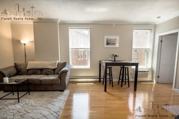 36A Fleet St. - 2,400USD / month