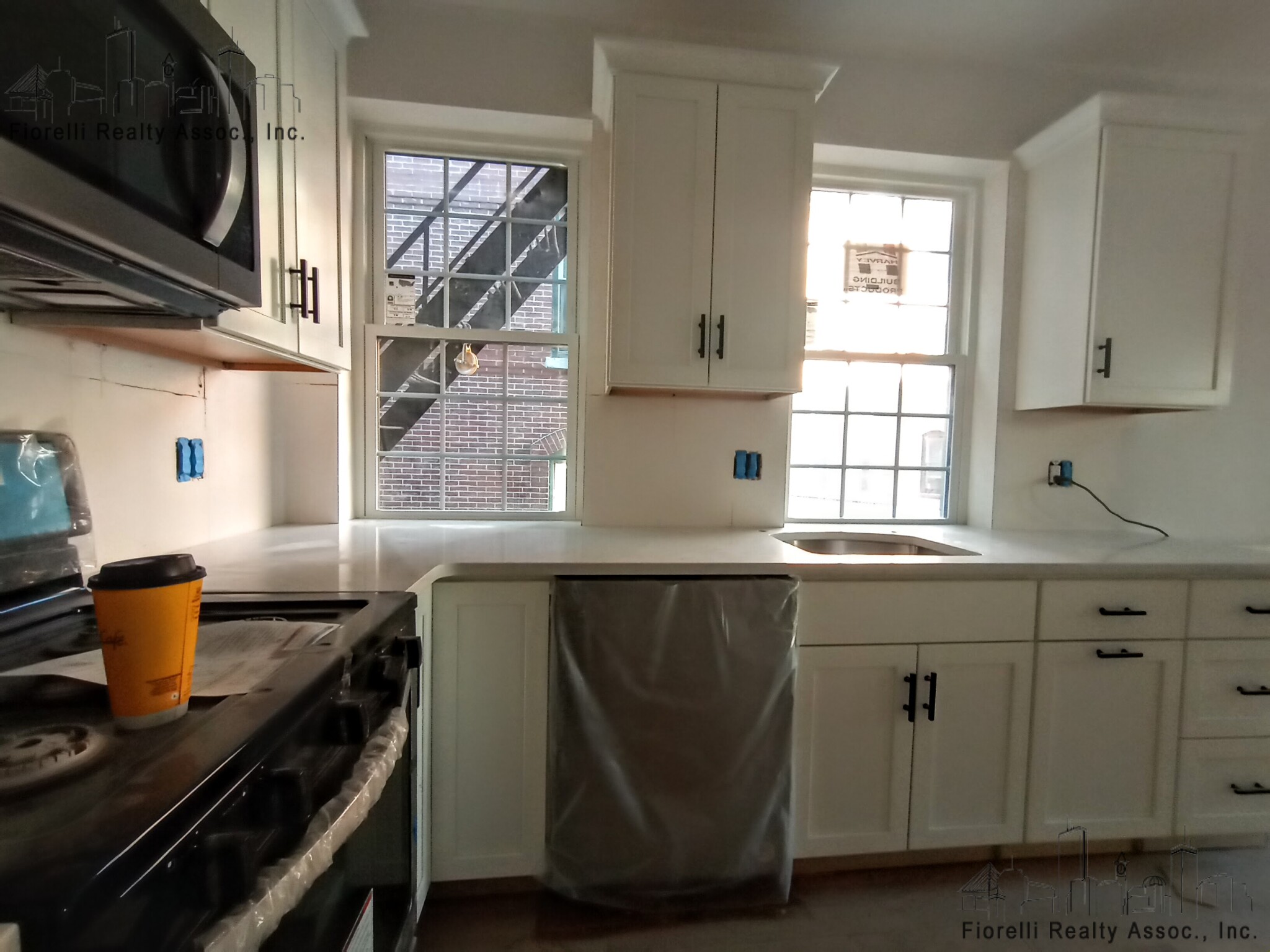 3 bed, 1 bath apartment for rent at 137 Endicott St Unit 2, North End — photo 2 of 11