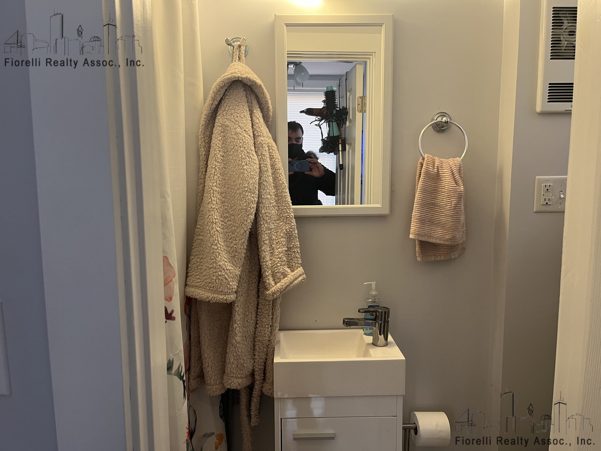 1 bed, 1 bath apartment for rent at 39 Clark St Unit 33, North End — photo 10 of 16