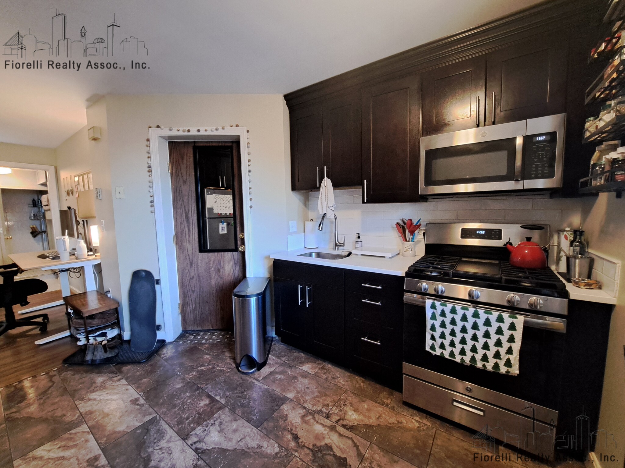 38 Charter St, North End