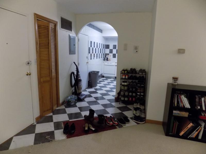 2 bed, 1 bath apartment for rent at 125 Lake Shore Rd Unit 4, Brighton — photo 3 of 7