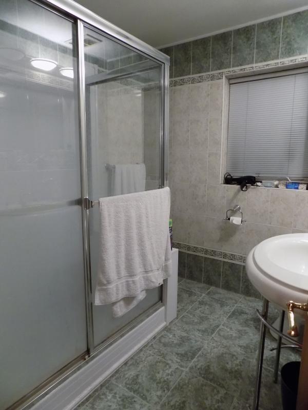 2 bed, 1 bath apartment for rent at 125 Lake Shore Rd Unit 4, Brighton — photo 4 of 7