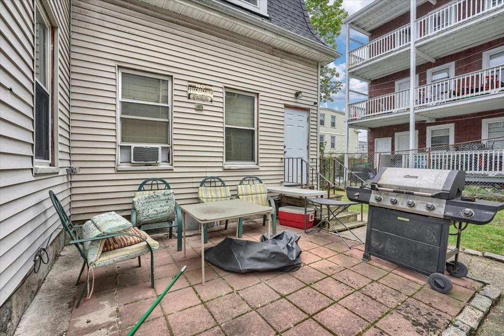 Photo 7 of Woodward Ave. Unit 2