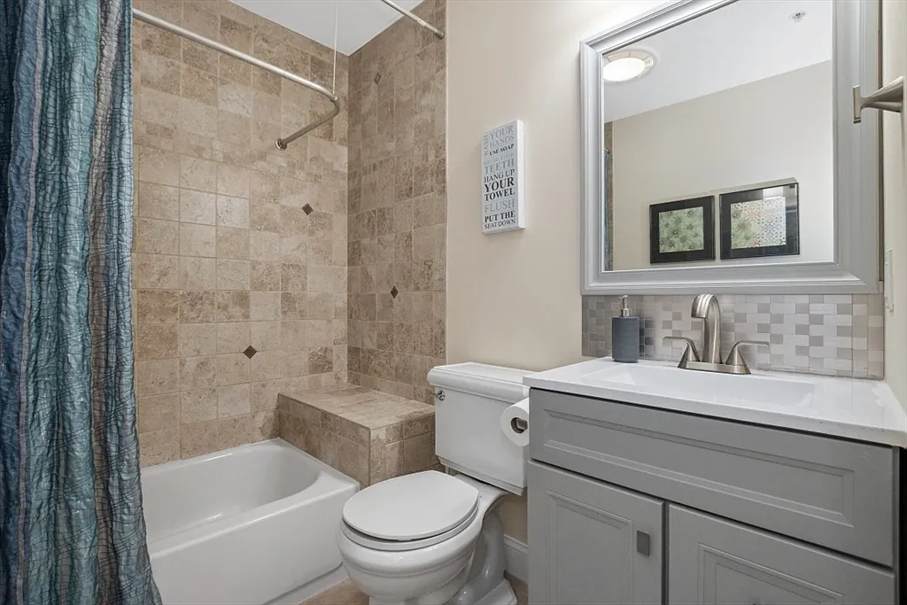 Photos of apartment on Common St.,Waltham MA 02451