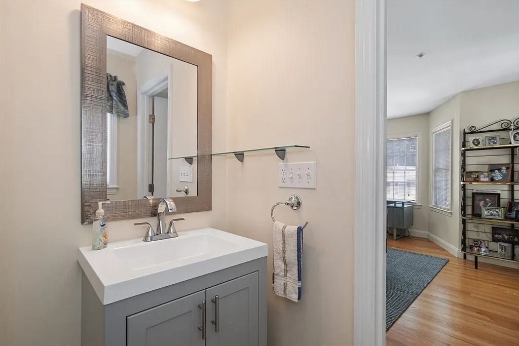 Photos of apartment on Common St.,Waltham MA 02451