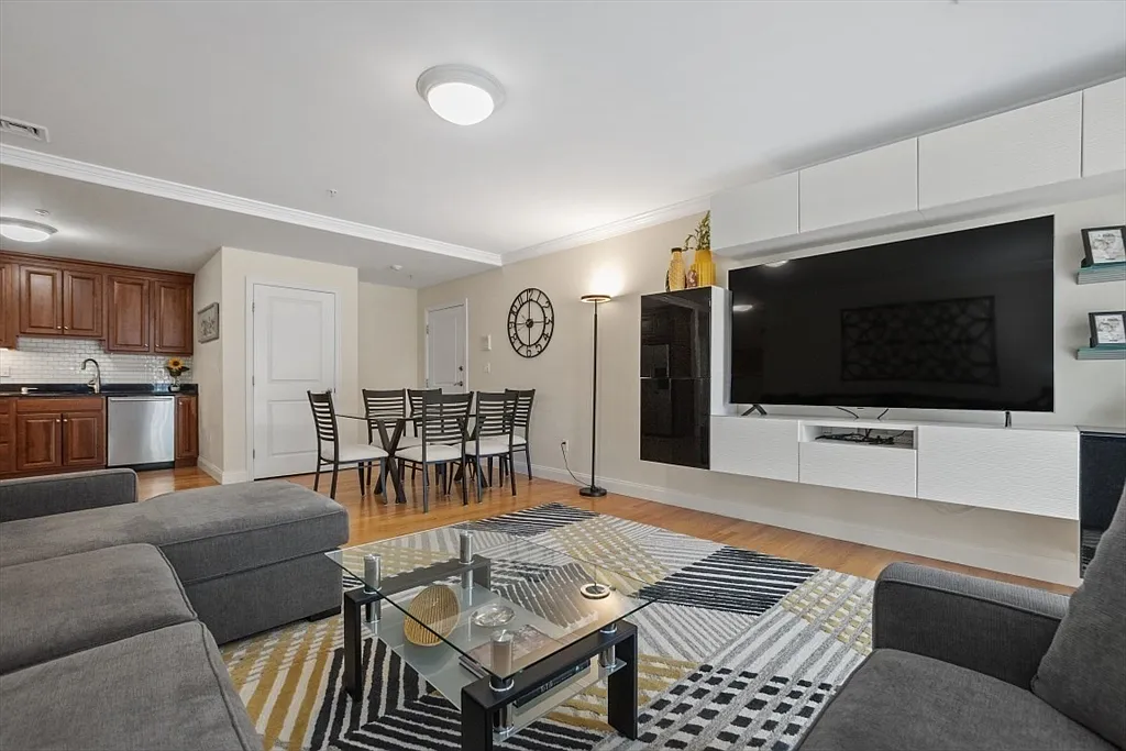 Photos of apartment on Common St.,Waltham MA 02451
