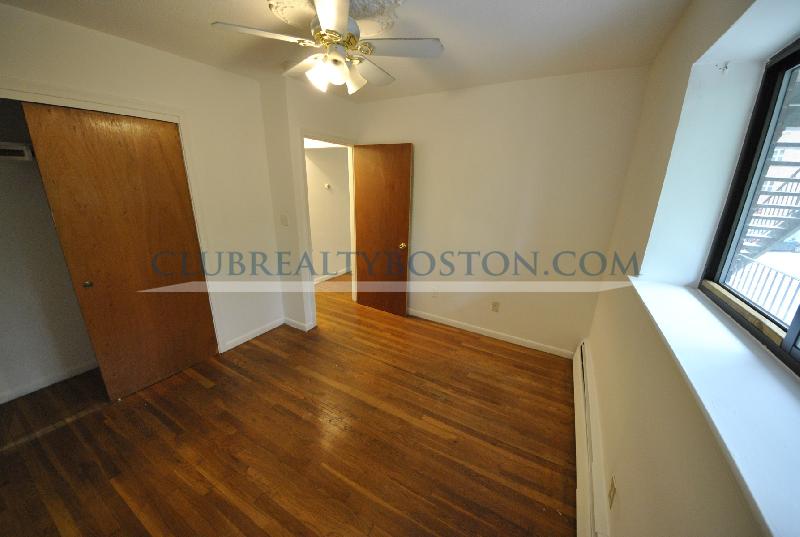 260 Grove St, West Roxbury