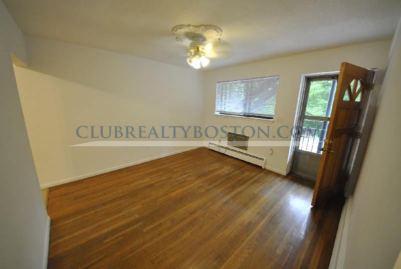 260 Grove St, West Roxbury