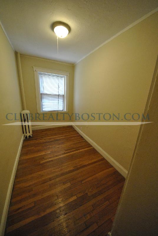 248 Kelton St, Allston