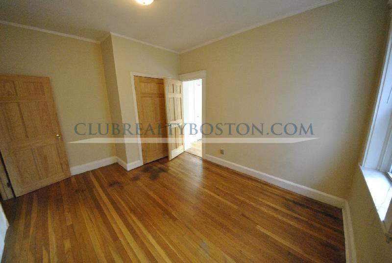 248 Kelton St, Allston