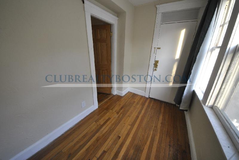 248 Kelton St, Allston