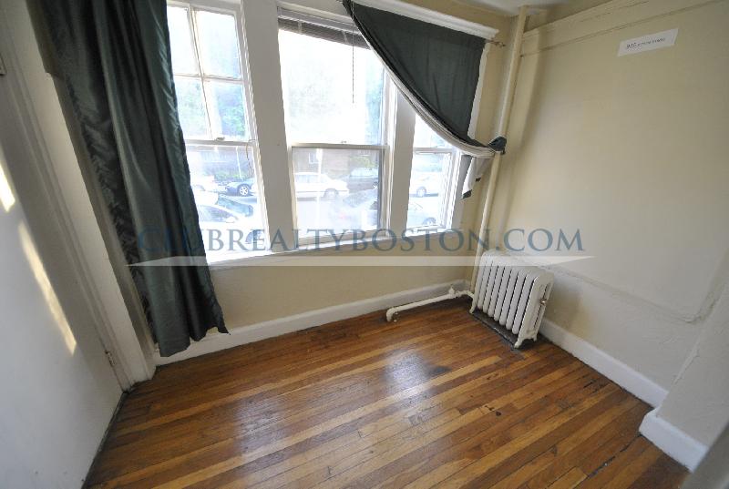 248 Kelton St, Allston